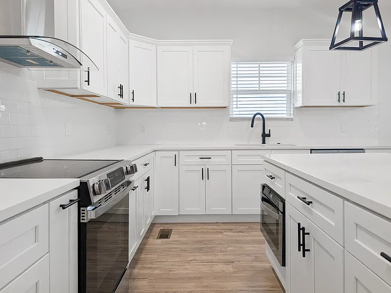 3020 Locust Blossom Cv — Photo 15