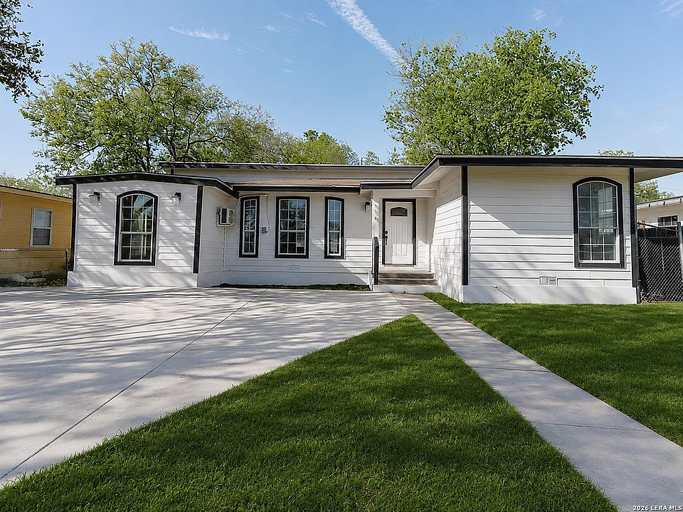 1st image of 115 Huxley Dr
