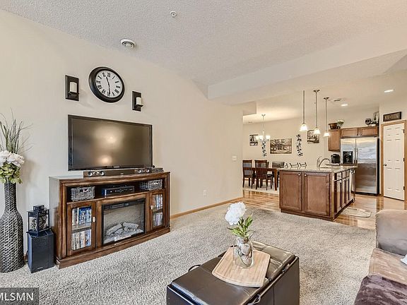 4th image of 1825 Columbia Ln Unit 7