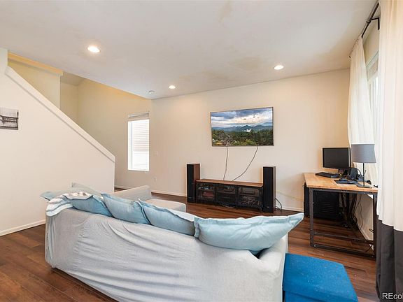 5th image of 5549 Malaya St