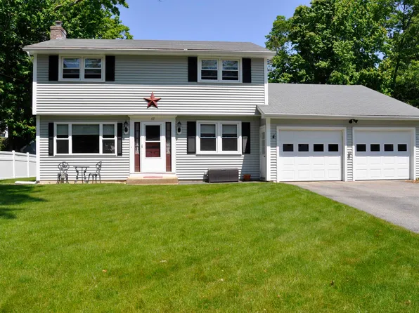 17 Biscayne Parkway, Nashua, NH 03064