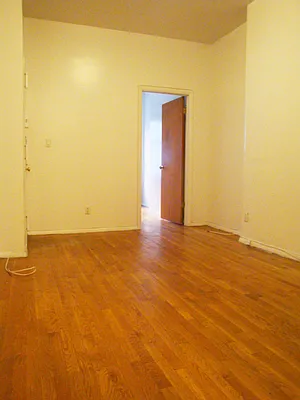 Rented by DSA Realty Midtown West | media 18