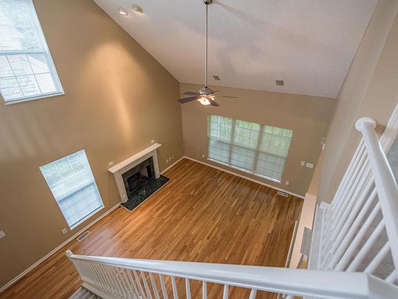 5th image of 334 Sycamore Woods Ln