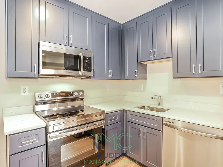 52nd Street Residences — Photo 24