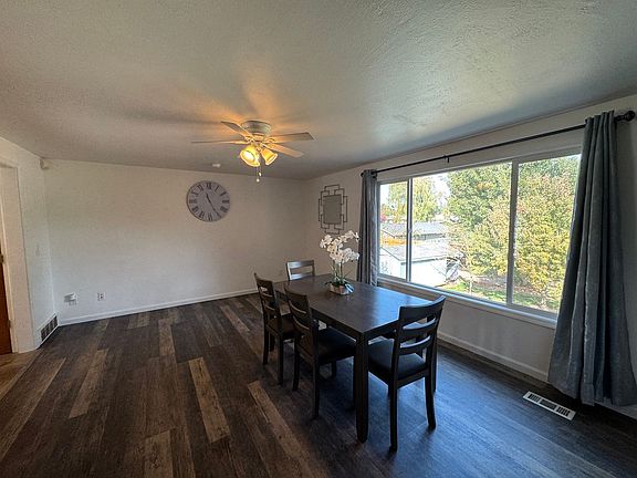 5th image of 225 Kashmir Ct SE Unit A