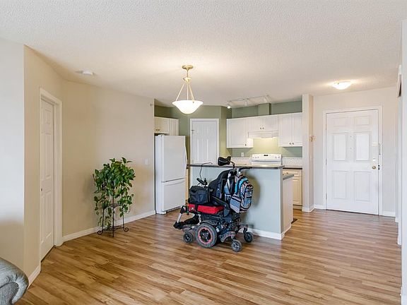 5th image of 290 E Shawville Way SE #415