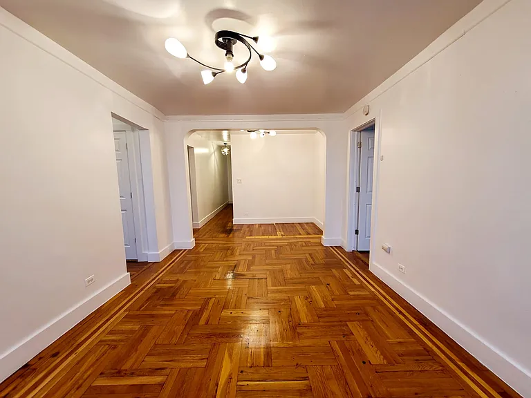 2108 Chatterton Ave #4A — Photo 6