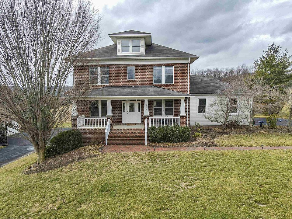 1st image of 409 Vinyard Ave