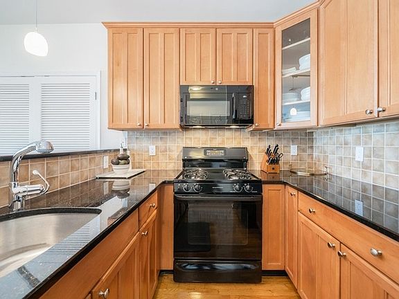 4th image of 1120 Clinton St #1120