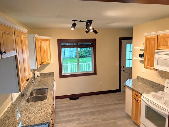 5th image of 7070 Meridian Dr