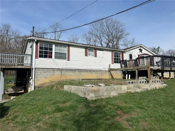 826 1st St, La Belle, PA 15450