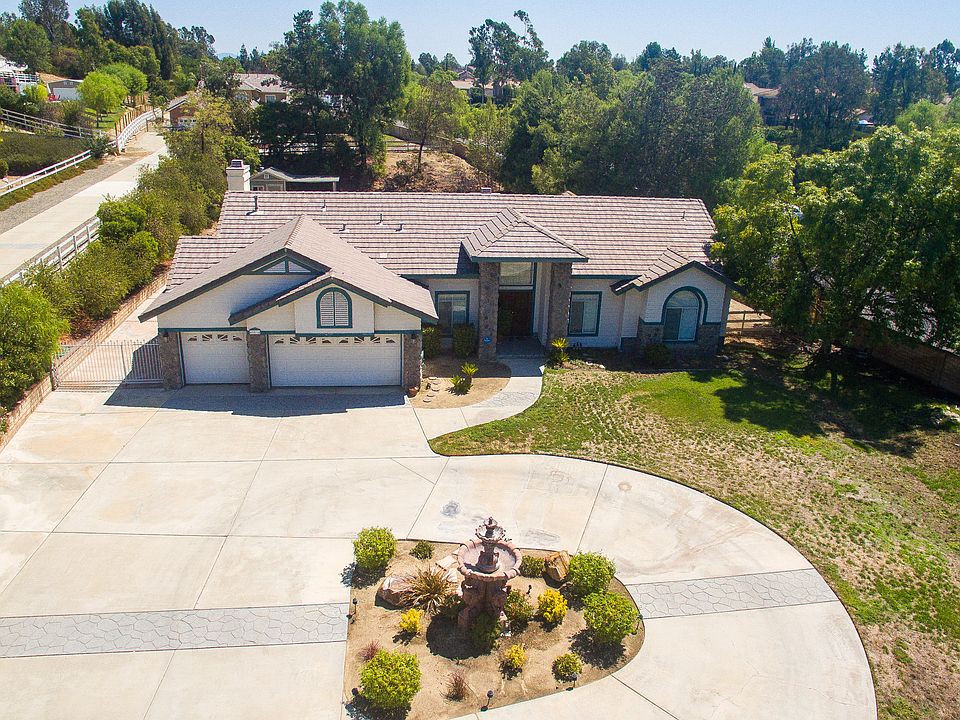 1st image of 42014 Avenida Sonoma