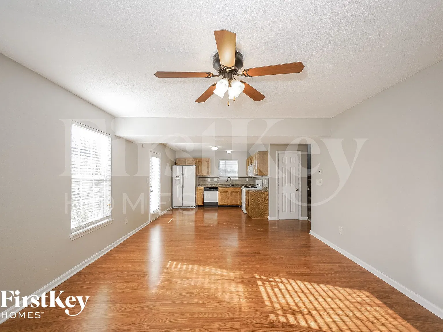4 bed, 2.5 bath, 1752 sqft, $2,005 — Photo 2