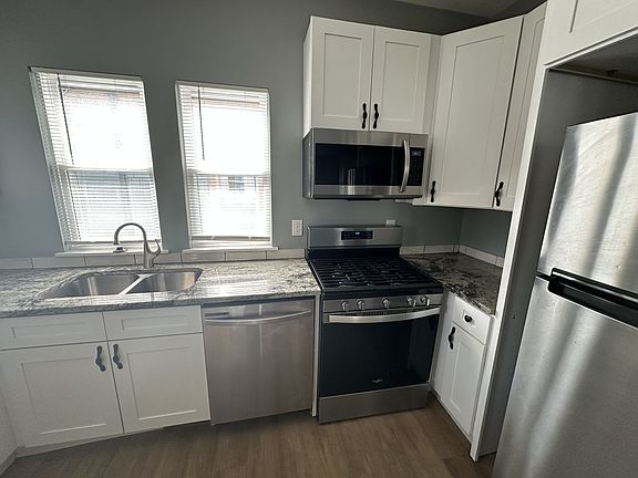 2nd image of 121 E Crain Ave