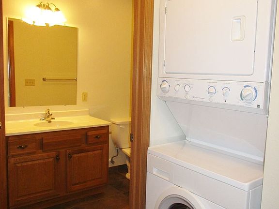 5th image of 930 Linden Dr APT 205