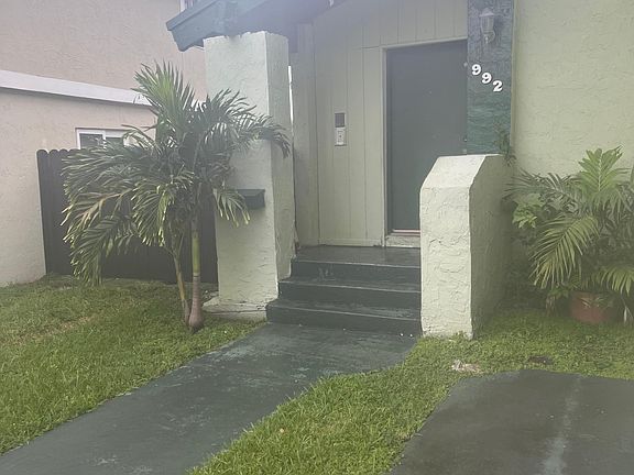 2nd image of 992 NW 106 Avenue Cir