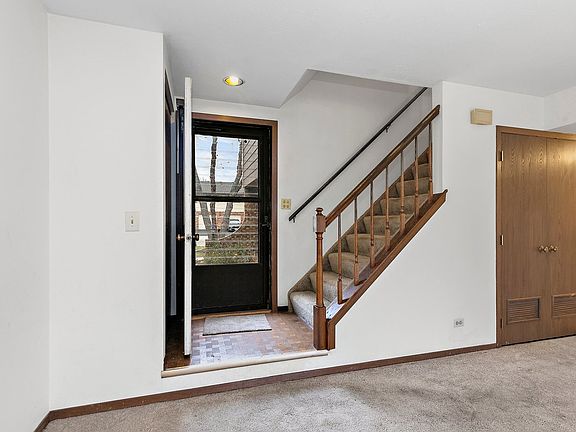 4th image of 707 Whalom Ln #707