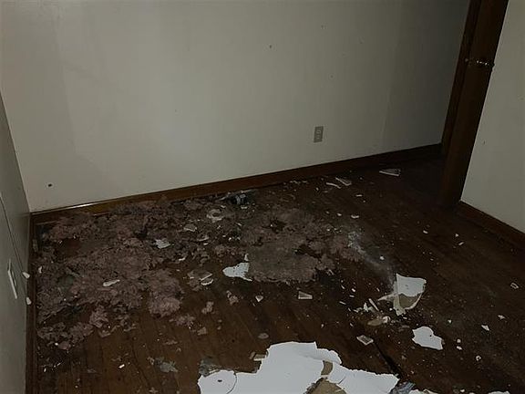 3rd image of 1501 Whitmore Ave