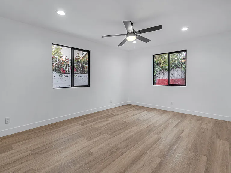 3157 Vera Ave #1/2 — Photo 12