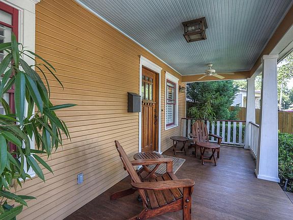 Make the most of living in the front porch neighborhood on this large, beautiful maintained porch.
