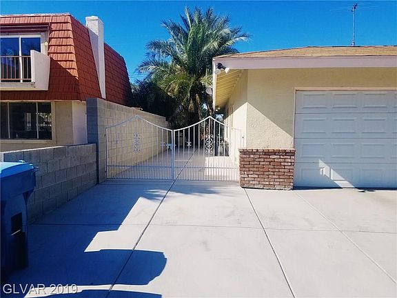 3rd image of 2878 Capistrano Ave