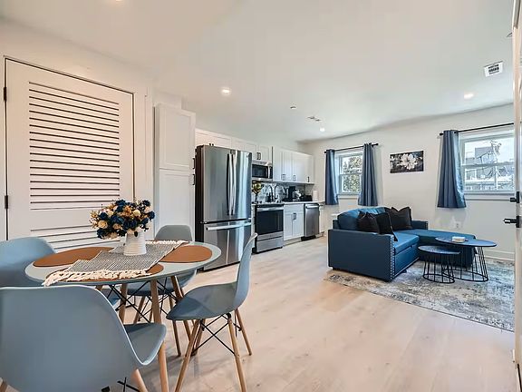 4th image of 731 S Ann St #3