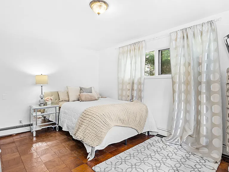 8 Halsey Ln — Photo 11