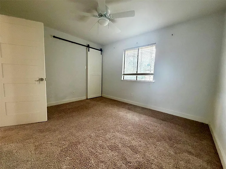 17844 Park Valley Dr — Photo 28