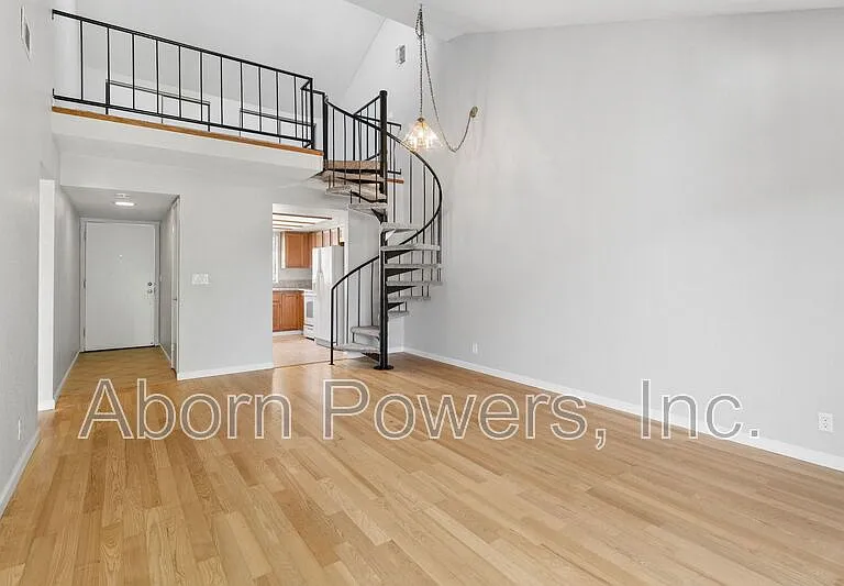 3180 Country Club Dr #3B — Photo 2