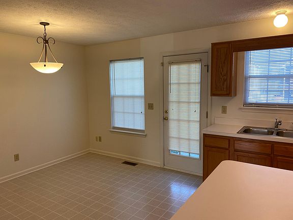 3rd image of 115 Copperfield Ln
