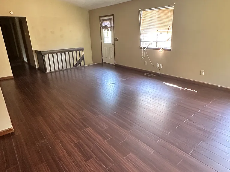 3335 Hillside Dr — Photo 9
