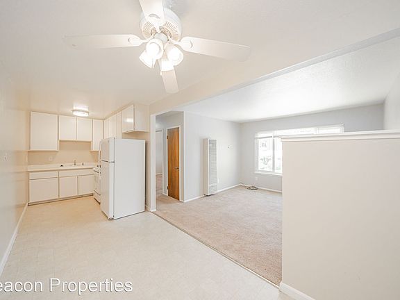 2nd image of 1120 E 6th St #11232604