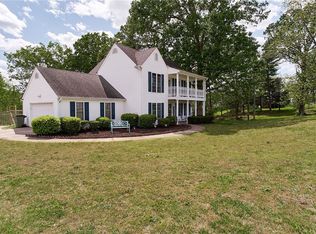 210 N Kenneth St, Walhalla, SC 29691