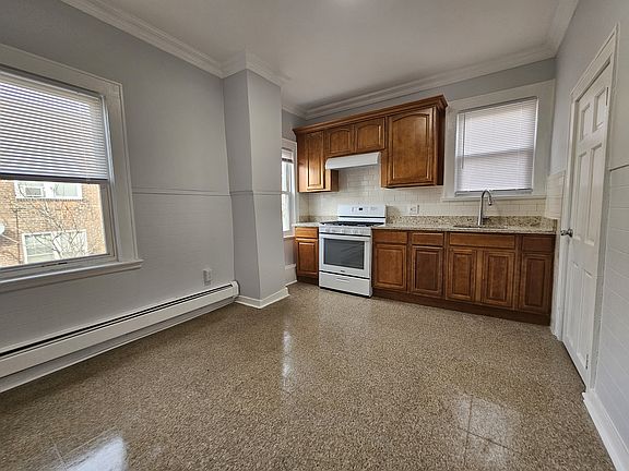 3rd image of 238 E Kinney St #2