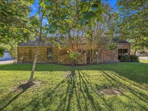 7848 Brazos Ave, Port Arthur, TX 77642