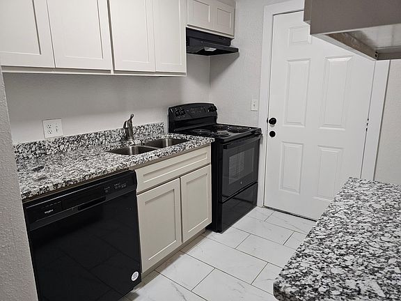 5th image of 702 College St #4