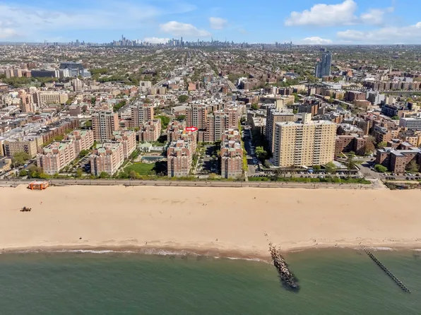 65 Oceana Drive East image 42 of 44