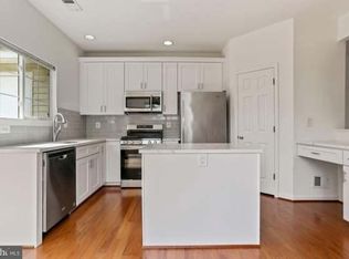 2418 Misty Dawn Ct, Herndon, VA 20171