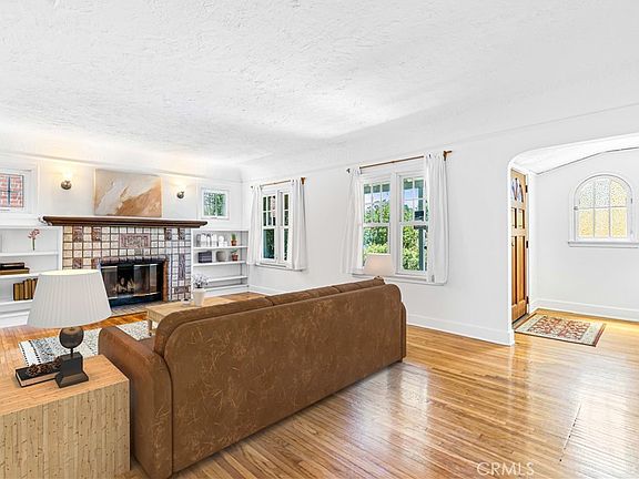 3rd image of 4040 East Blvd