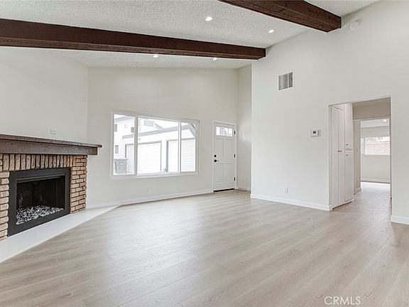 4th image of 821 N Maple St Unit B