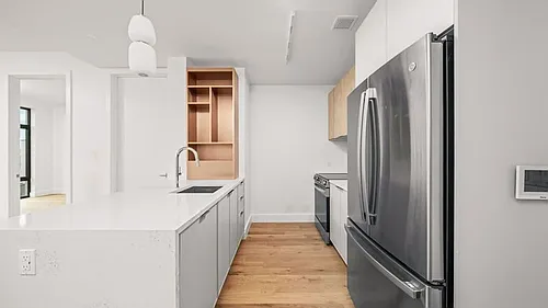 597 Grand St #924 Photo 1