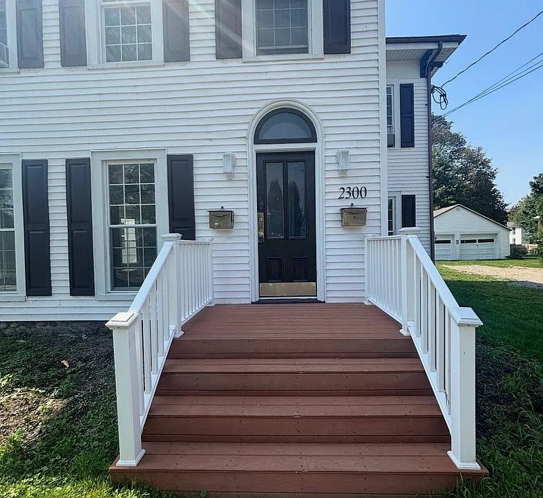 2300 Lake St