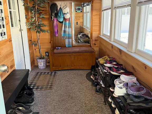 4th image of 44 New York Street