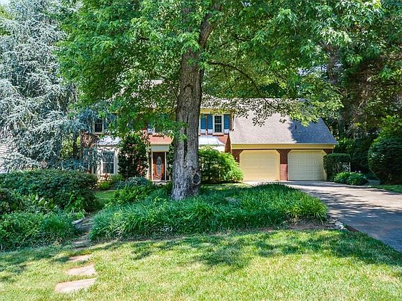 2nd image of 4821 Thornwood Dr NW
