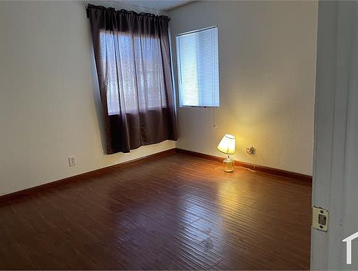 3rd image of 43614 Gadsden Ave