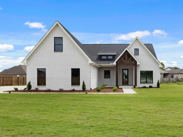 36 Cottonway Dr, Muscle Shoals, AL 35661