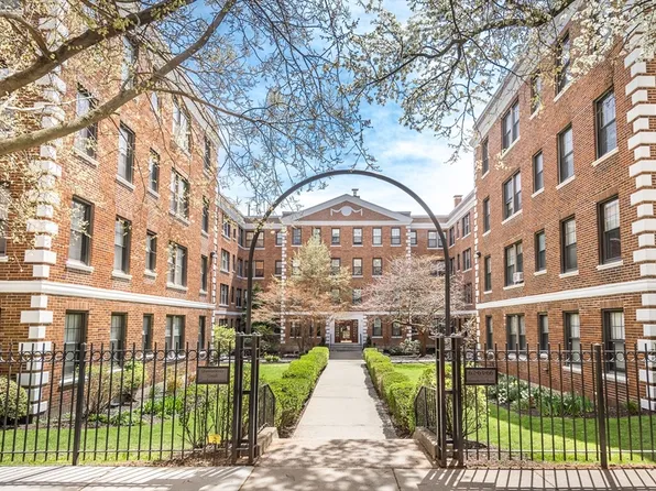 64 Queensberry St APT 401, Boston, MA 02215