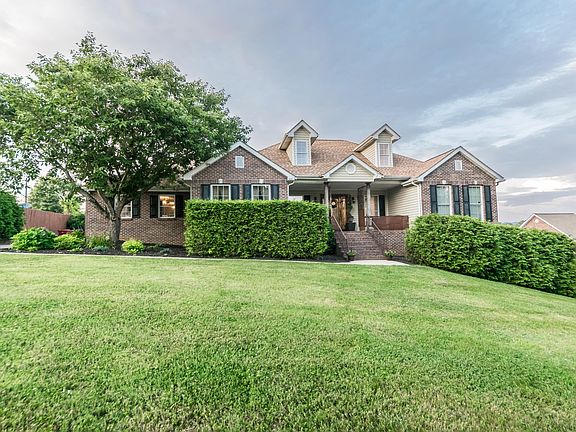 5th image of 309 Emerald Chase Cir
