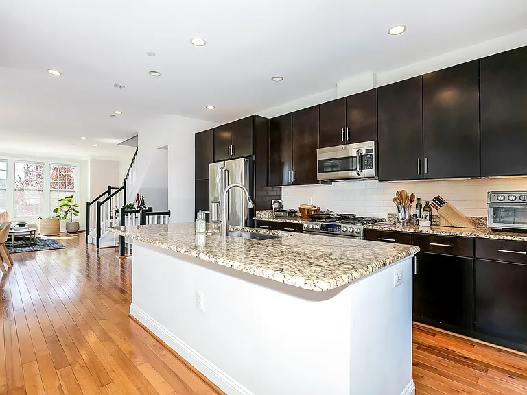 800 N Wakefield St — Photo 11