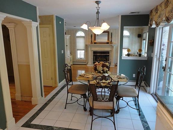 3rd image of 38 Cotter Ave